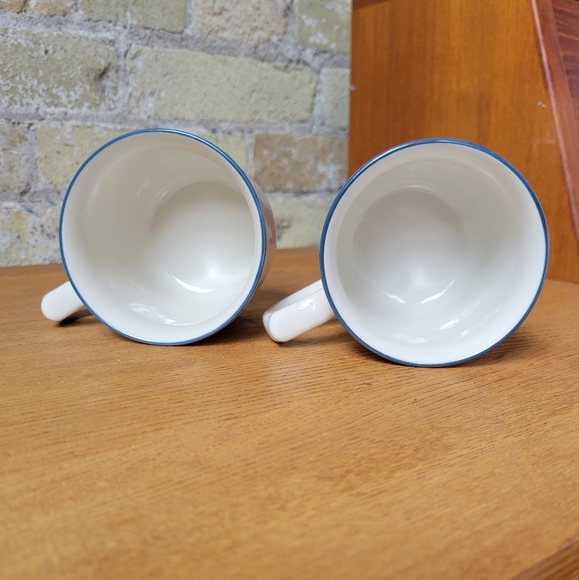 Cumberland Brambleberry Stoneware Tea Cups Made in Japan Beige Blue Set of 2 - Picture 3 of 5